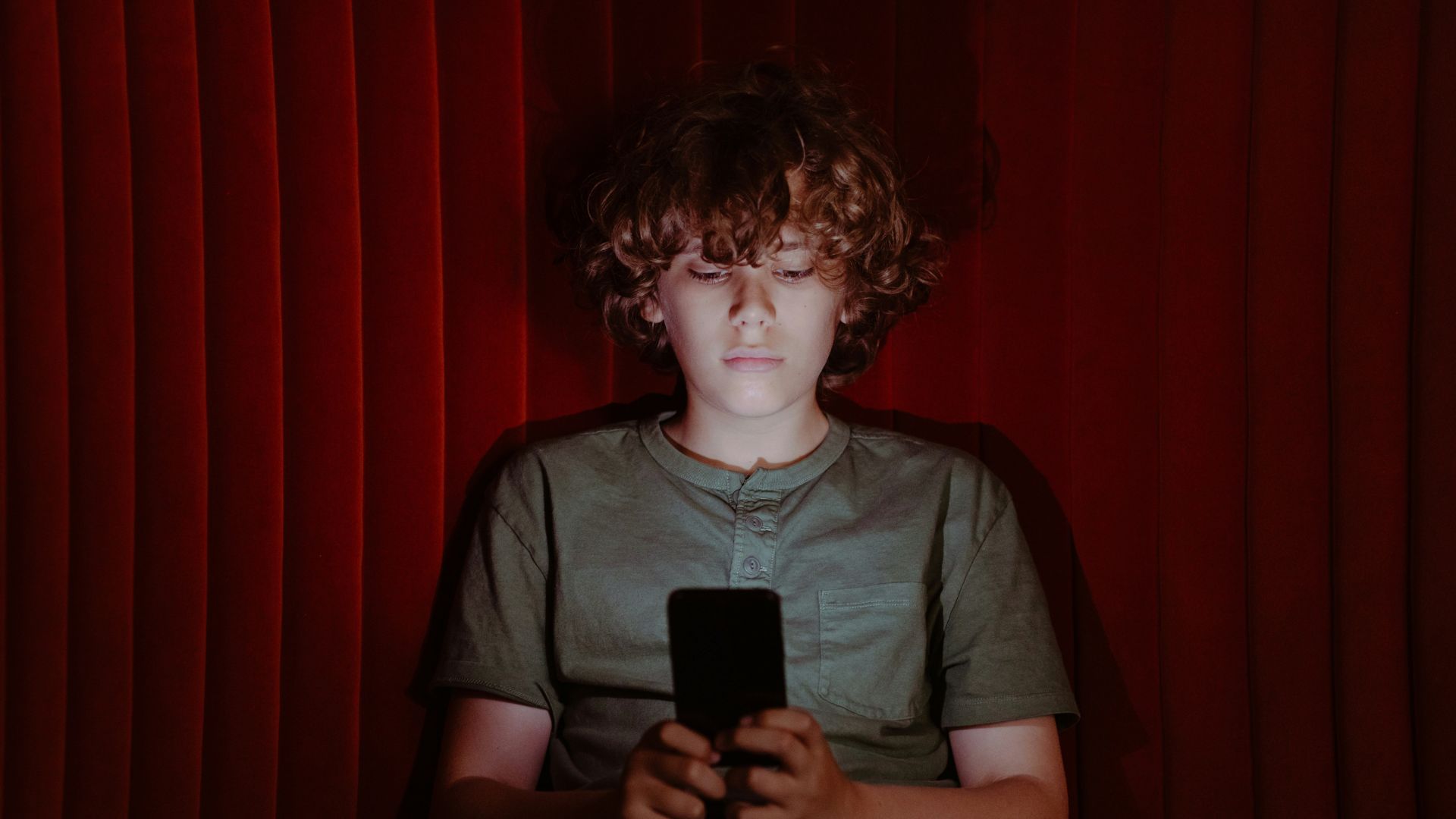 Texas bans smartphones in classroom, the law goes into effect on ...